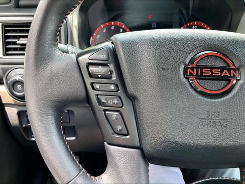 Used 2024 Nissan Titan PRO-4X w/ Pro-4x Convenience Package AWD/4WD image 13