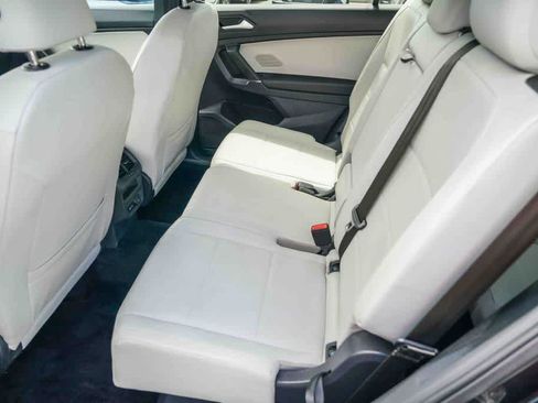 Used 2020 Volkswagen Tiguan SE R-Line FWD image 17