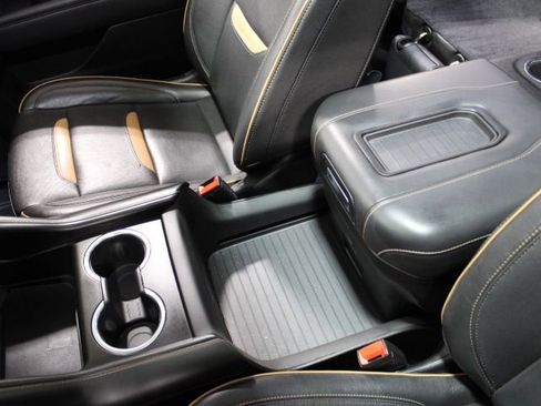 Used 2021 GMC Yukon AT4 image 32