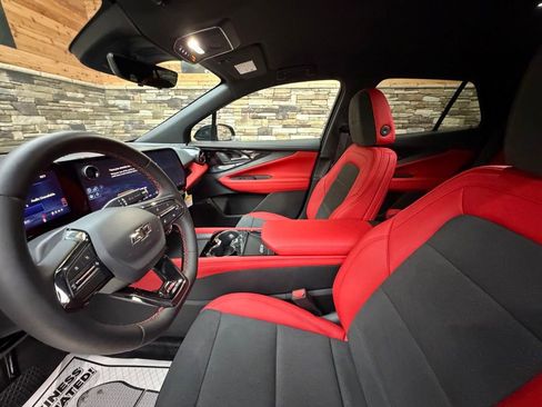 New 2025 Chevrolet Blazer EV RS image 11