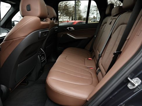 Used 2022 BMW X5 xDrive40i w/ Premium Package image 25