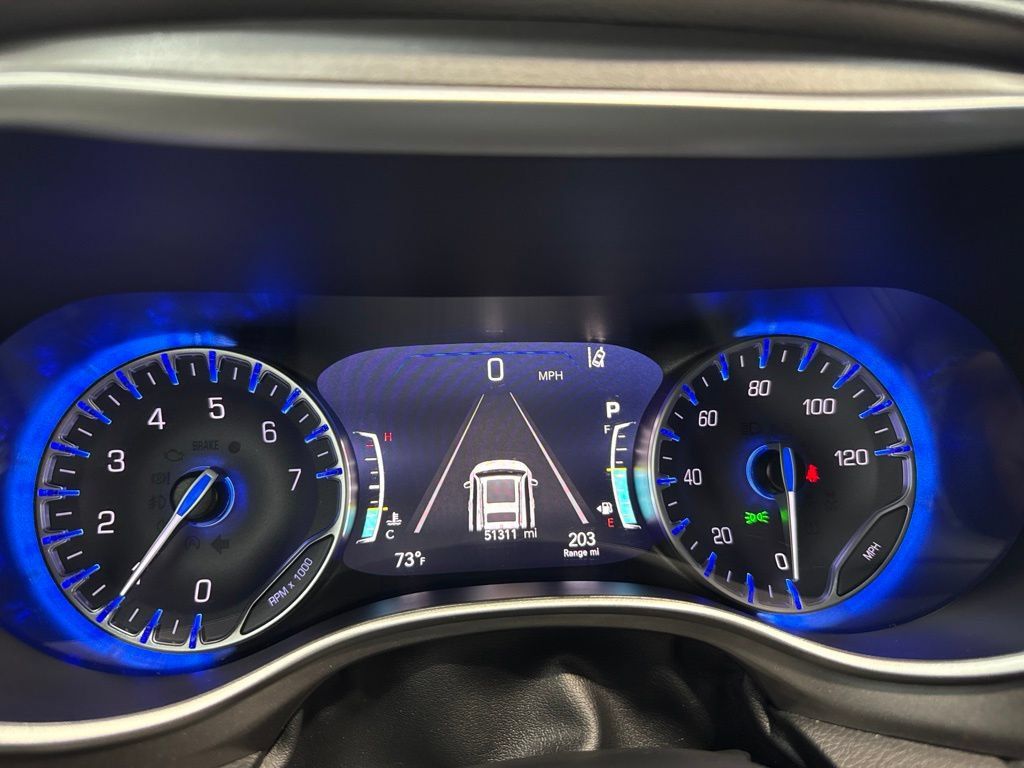 Used 2024 Chrysler Pacifica Touring-L FWD image 19