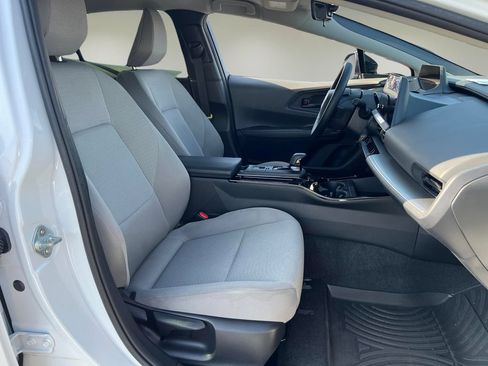 Certified 2024 Toyota Prius LE FWD image 16