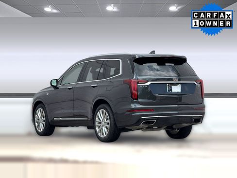 Used 2022 Cadillac XT6 Premium Luxury w/ Technology Package FWD image 3