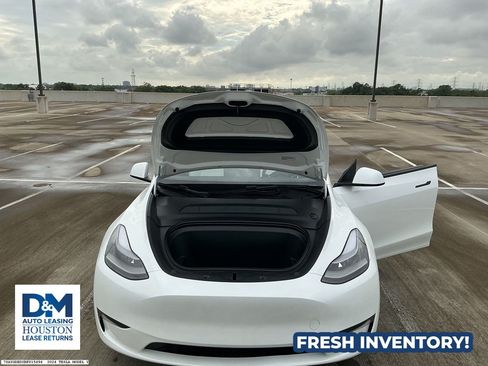 Used 2024 Tesla Model Y Long Range RWD image 8