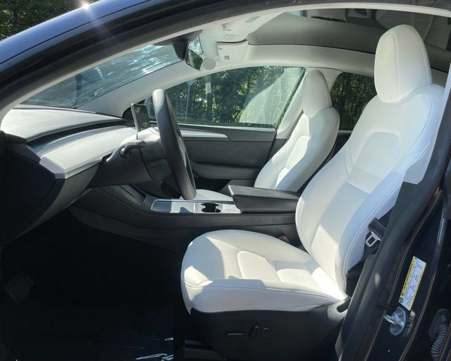Used 2024 Tesla Model Y Long Range RWD image 14