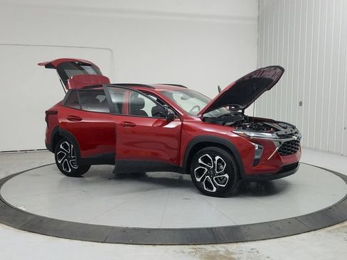 Used 2026 Chevrolet Trax RS FWD image 10