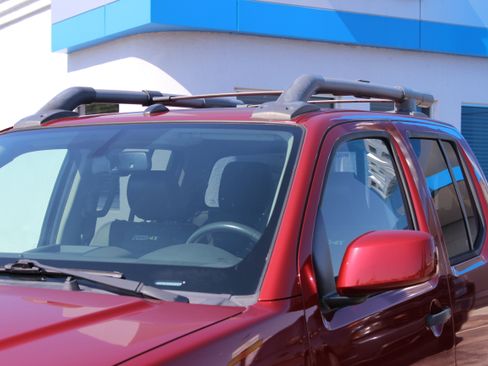 Used 2020 Nissan Frontier PRO-4X image 2