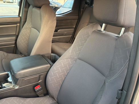Certified 2024 Toyota Tacoma SR5 AWD/4WD image 28