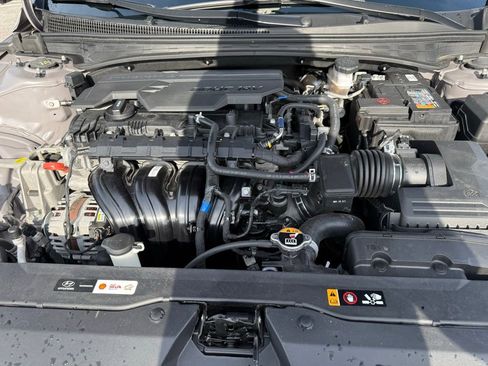 Used 2024 Hyundai Elantra Limited image 22