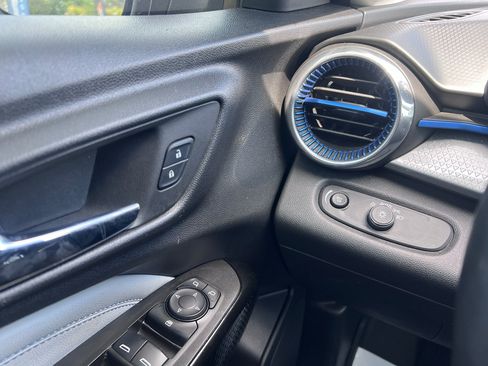 Used 2024 Chevrolet Trax LT w/ Driver Confidence Package image 17