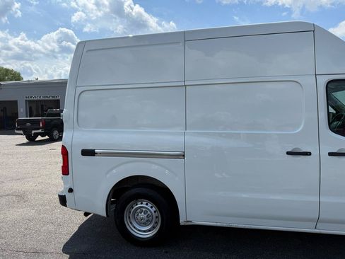 Used 2018 Nissan NV 2500 S RWD image 12