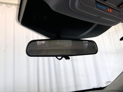 Used 2024 Ford Explorer XLT RWD image 17