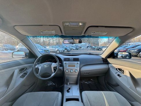 Used 2009 Toyota Camry LE image 16