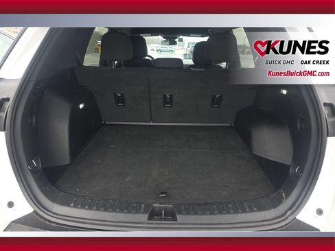 Used 2025 Chevrolet Equinox LT image 18