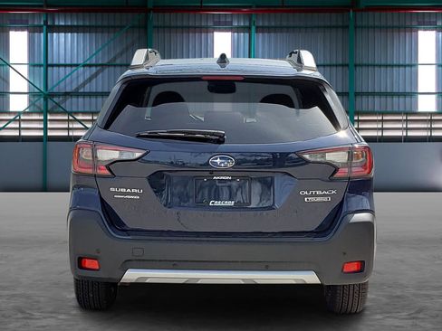 Used 2025 Subaru Outback Touring AWD/4WD image 4