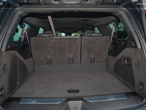 Used 2023 Cadillac Escalade ESV Luxury image 14