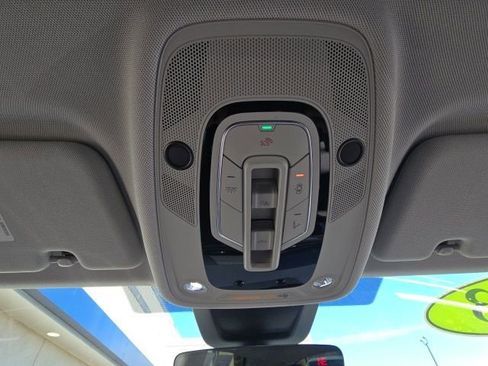 Used 2023 Audi Q8 Premium Plus image 20