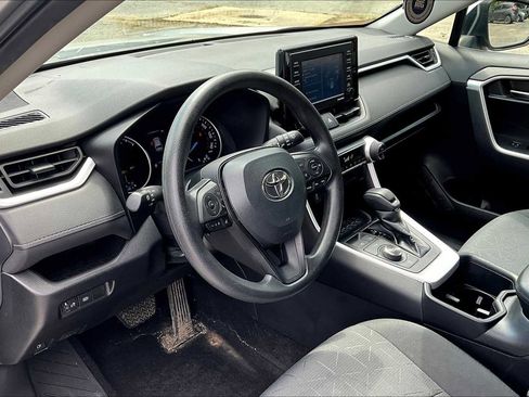 Used 2022 Toyota RAV4 XLE AWD/4WD image 18