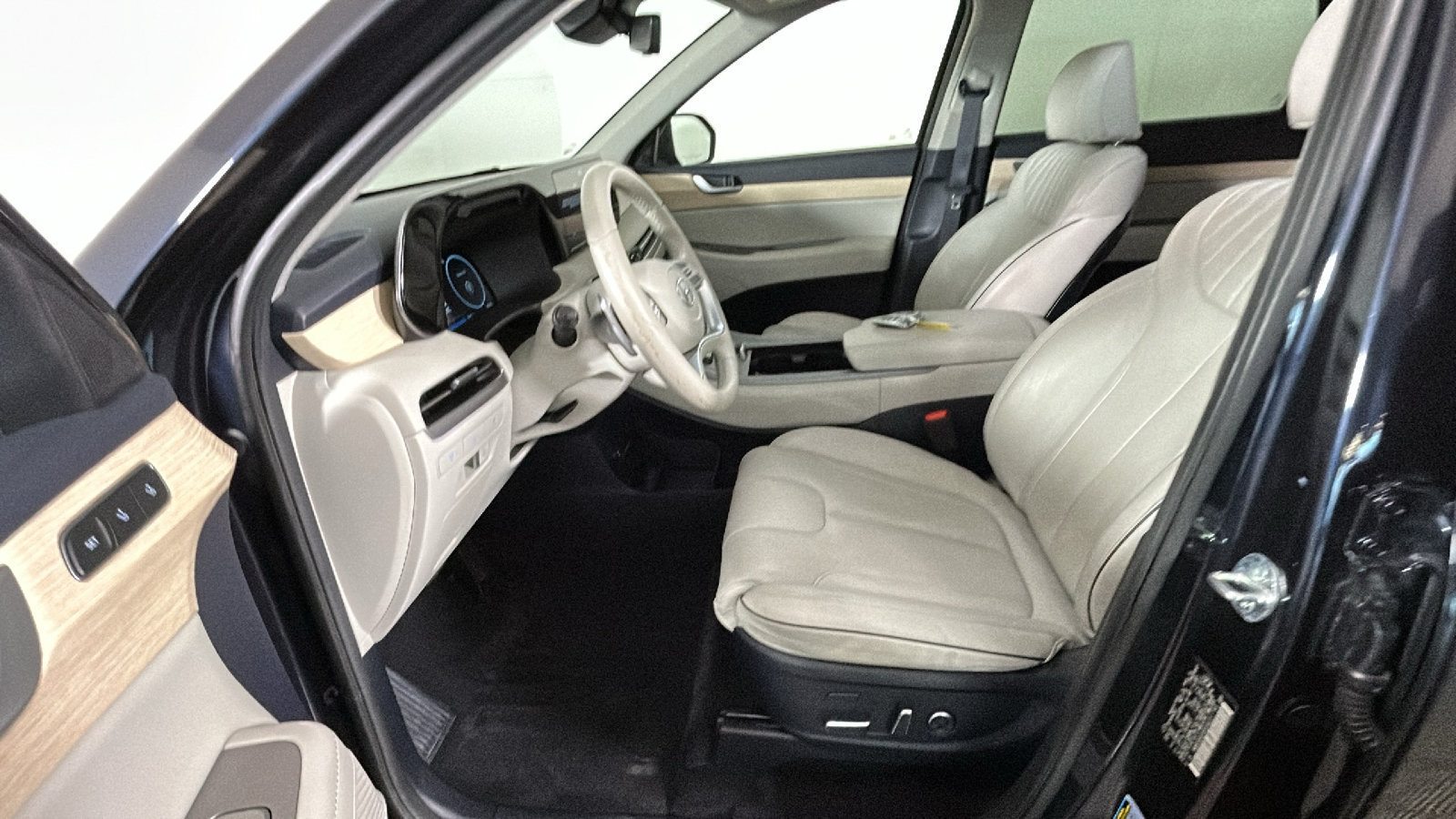 Used 2024 Hyundai Palisade Limited AWD/4WD image 13