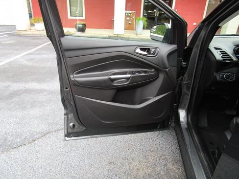 Used 2018 Ford Escape SEL AWD/4WD image 19