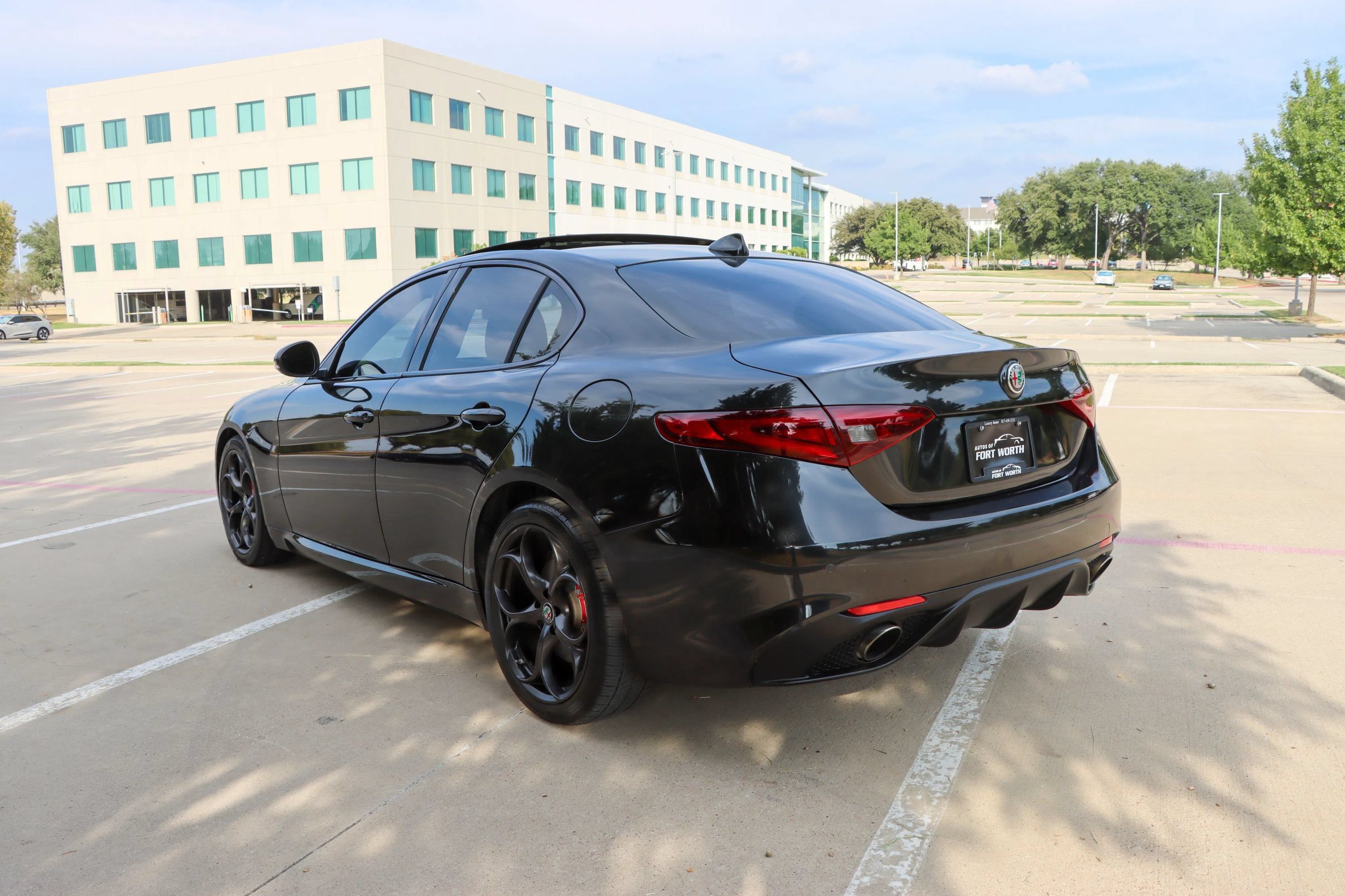 Used 2018 Alfa Romeo Giulia Ti Sport w/ Quick Order Package 22S Sport AWD/4WD image 5