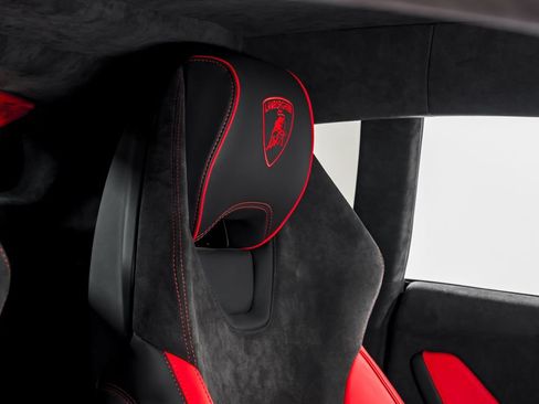 Used 2023 Lamborghini Huracan Tecnica RWD image 35