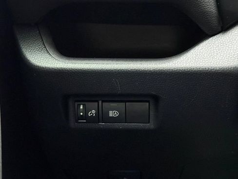 Used 2022 Toyota RAV4 XLE AWD/4WD image 27