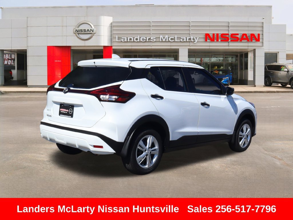 Used 2025 Nissan Kicks Play S FWD image 3