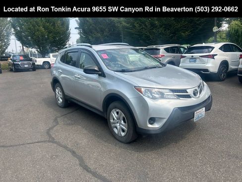 Used 2014 Toyota RAV4 LE FWD image 1