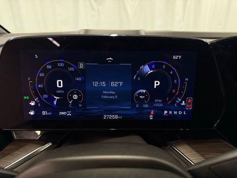 Used 2025 Chevrolet Suburban Z71 image 13