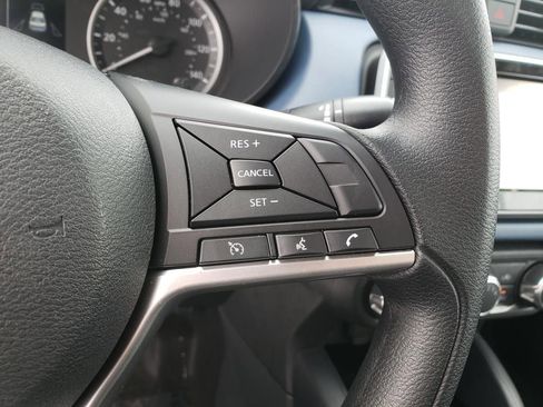New 2025 Nissan Versa SV w/ Trunk Package FWD image 17
