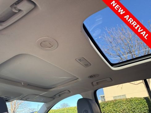 Used 2018 Chevrolet Traverse Premier w/ Driver Confidence II Package image 11