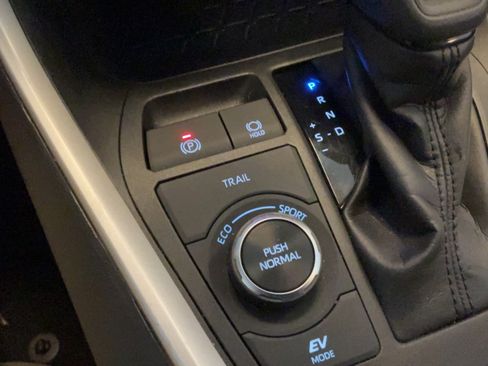 Certified 2025 Toyota RAV4 XLE AWD/4WD image 13