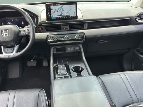 Certified 2025 Honda Pilot Elite image 13