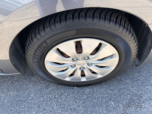 Used 2010 Honda Accord LX image 9