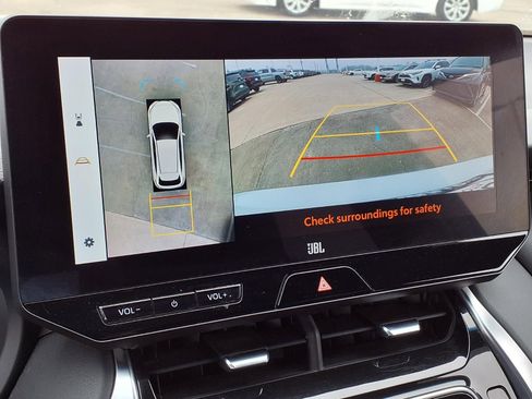 Certified 2024 Toyota Venza Limited image 13