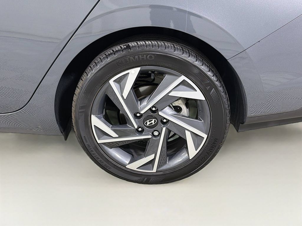 Used 2025 Hyundai Elantra Sport FWD image 30