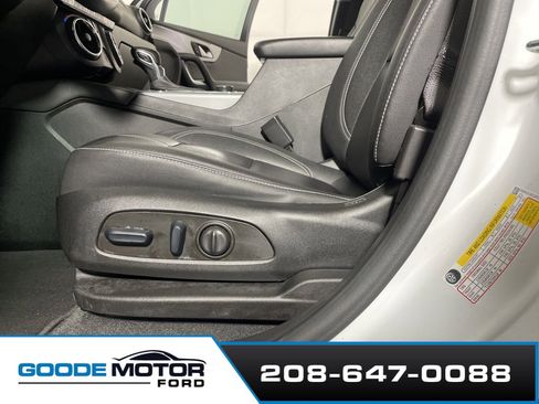 Used 2023 Chevrolet Blazer LT image 11