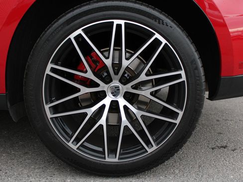 Used 2023 Porsche Macan S image 32