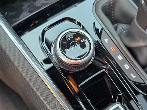 New 2025 GMC Canyon Elevation w/ Convenience Package image 30