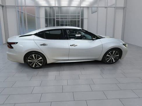 Used 2023 Nissan Maxima SV FWD image 9