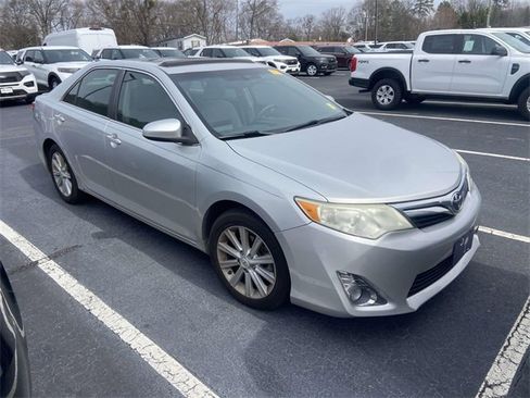 Used 2012 Toyota Camry XLE image 1