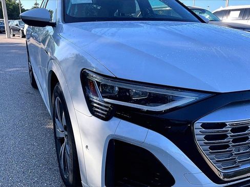 Certified 2024 Audi Q8 e-tron Premium Plus image 12