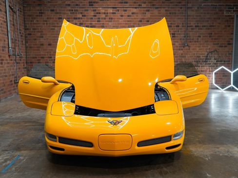 Used 2002 Chevrolet Corvette Z06 w/ Memory Pkg RWD image 26