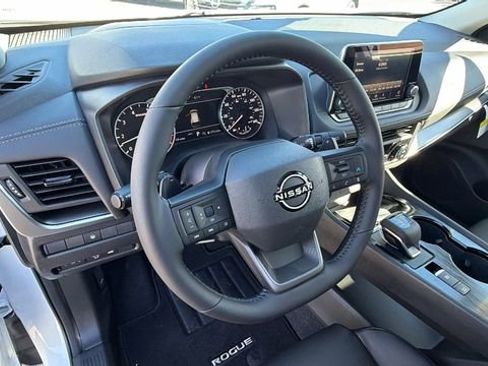 New 2026 Nissan Rogue SV image 32