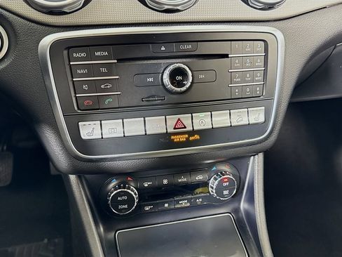 Used 2018 Mercedes-Benz GLA 250 4MATIC image 14