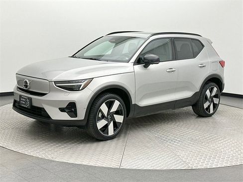 Certified 2023 Volvo XC40 Recharge Ultimate image 1