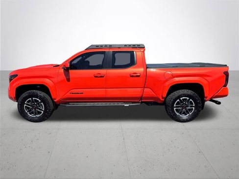 Used 2024 Toyota Tacoma TRD Sport AWD/4WD image 10