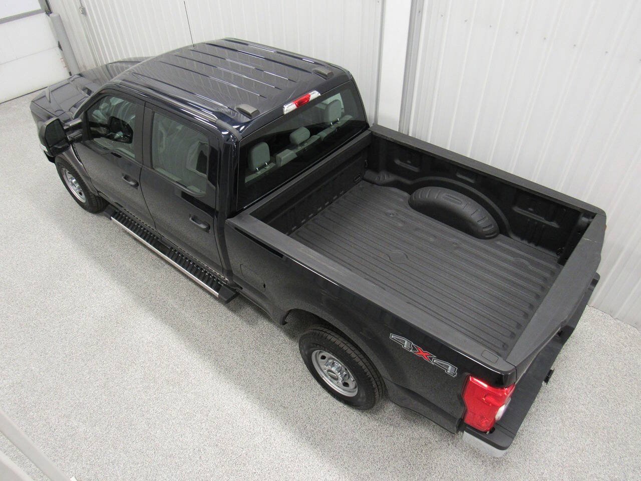 Used 2022 Ford F250 XL w/ Power Equipment Group AWD/4WD image 6